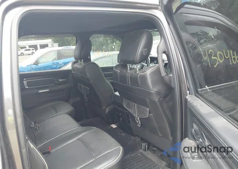 2018 Ram 1500 Limited 4X4 5'7 Box z USA, uszkodzony, nr VIN 1C6RR7PTXJS182194